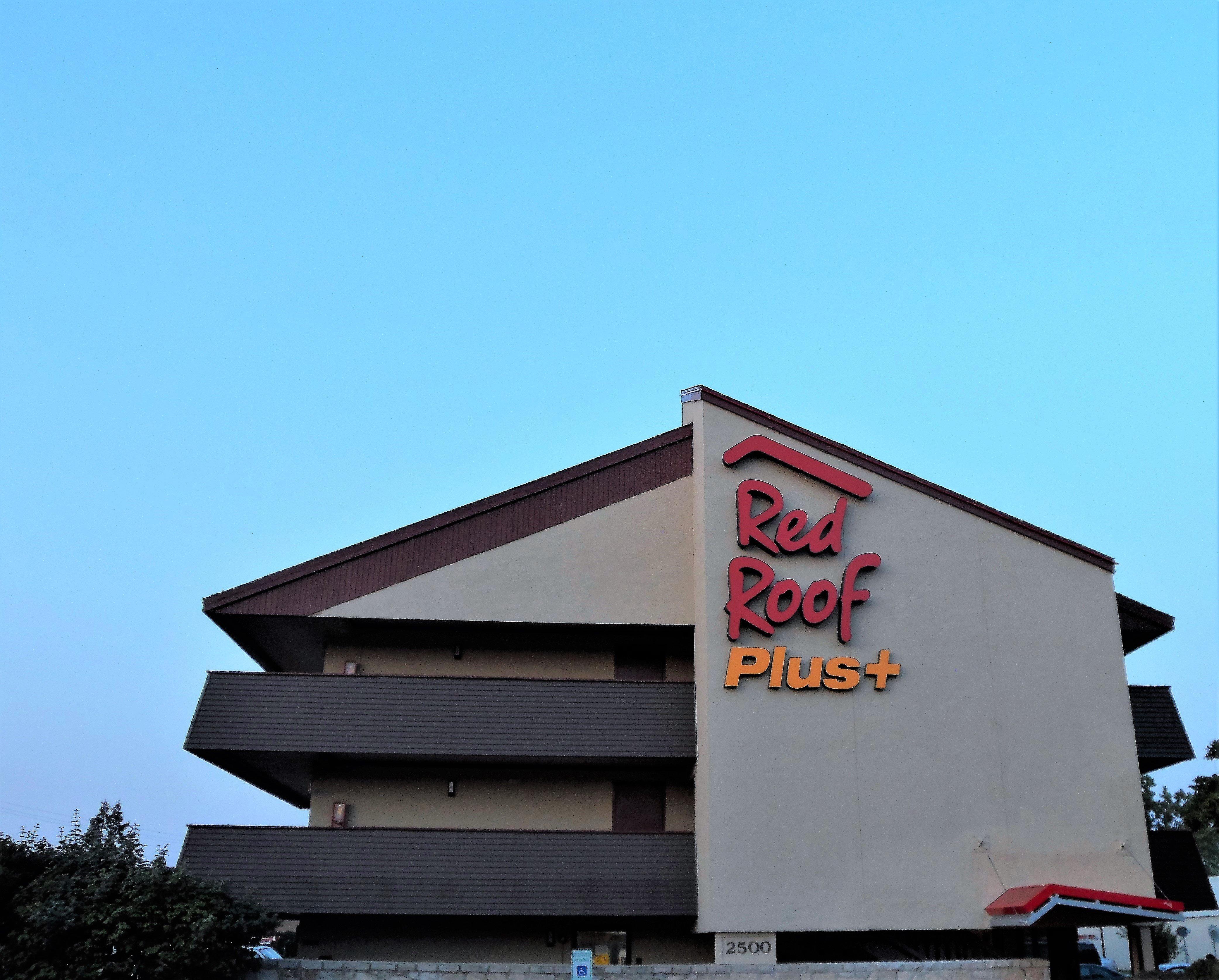 红顶plus+酒店-芝加哥霍夫曼庄园 外观 照片